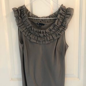 Gap sleeveless top